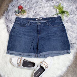 Levi's Plus Size Shorts Classic Fit 18W